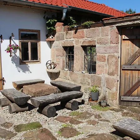 Zur Alten Schmiede Mit Museum Ruestungen