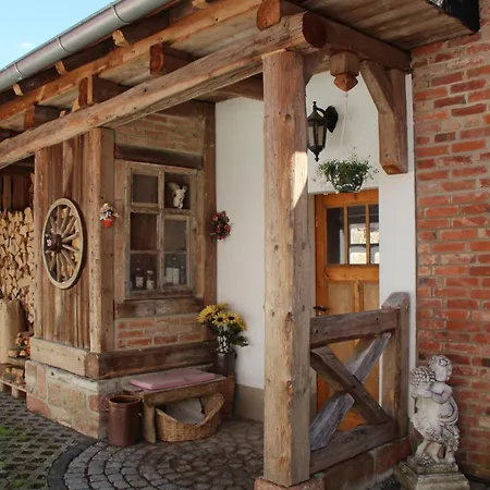 Zur Alten Schmiede Mit Museum Ruestungen