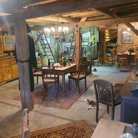 Zur Alten Schmiede Mit Museum Ruestungen