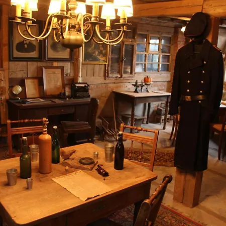 Zur Alten Schmiede Mit Museum Apartment *