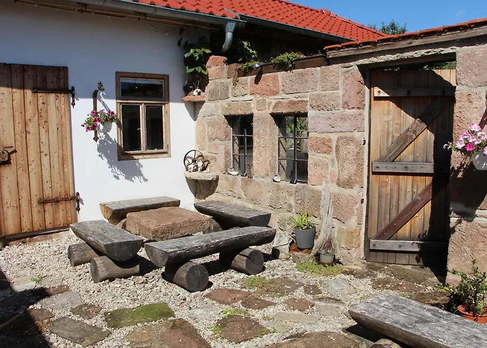 Zur Alten Schmiede Mit Museum Ruestungen