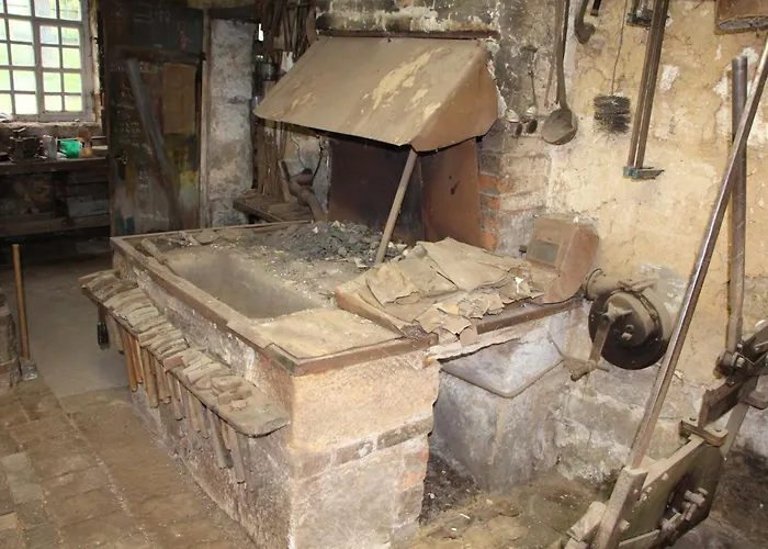 Zur Alten Schmiede Mit Museum Appartement Ruestungen